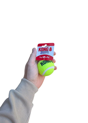 Kong Squeakair Tennisbal Geel Met Piep - Verkrijgbaar in diverse maten